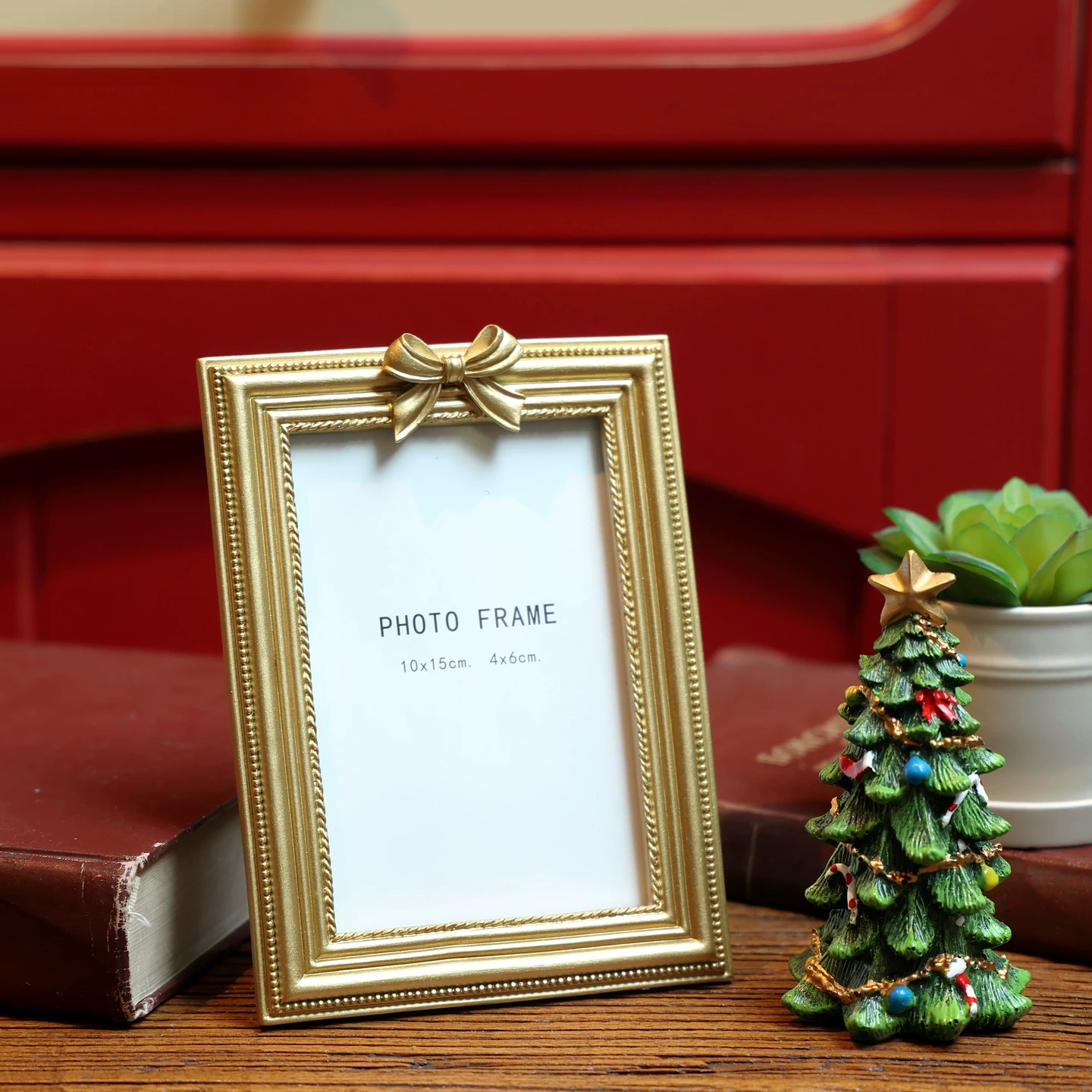 Retro golden bow frame, decora - Luxury Watch Photo recension och pris