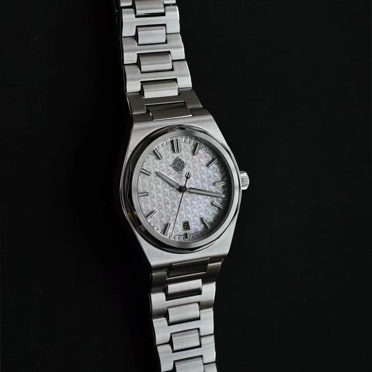 IX&DAO 2026 New Warrior 37mm M - Minute Repeater Watch recension och pris