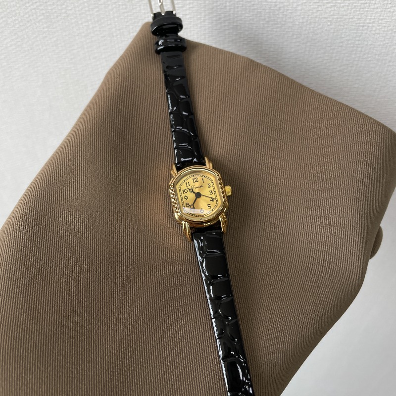 Vintage Oval Women's Quartz Wa - Luxury Watch Gold And Black recension och pris