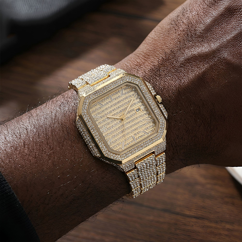 Hip Hop Mens Date Quartz Watch - Luxury Watch Gold And Black recension och pris