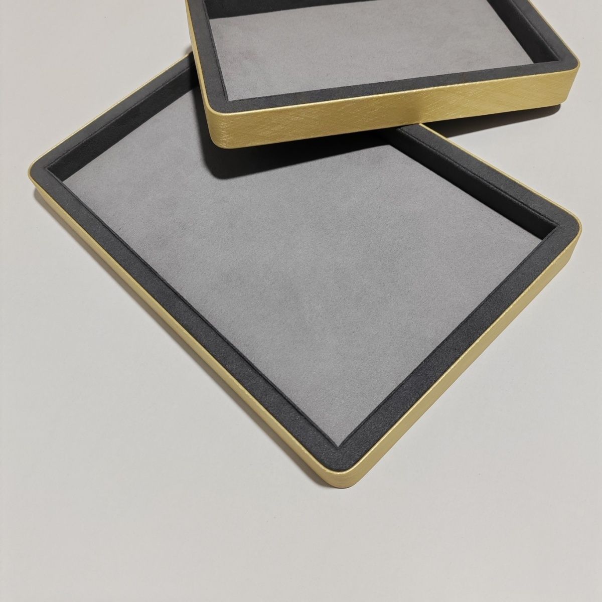 Gray Suede Leather Jewelry Dis - Luxury Watch Photo recension och pris