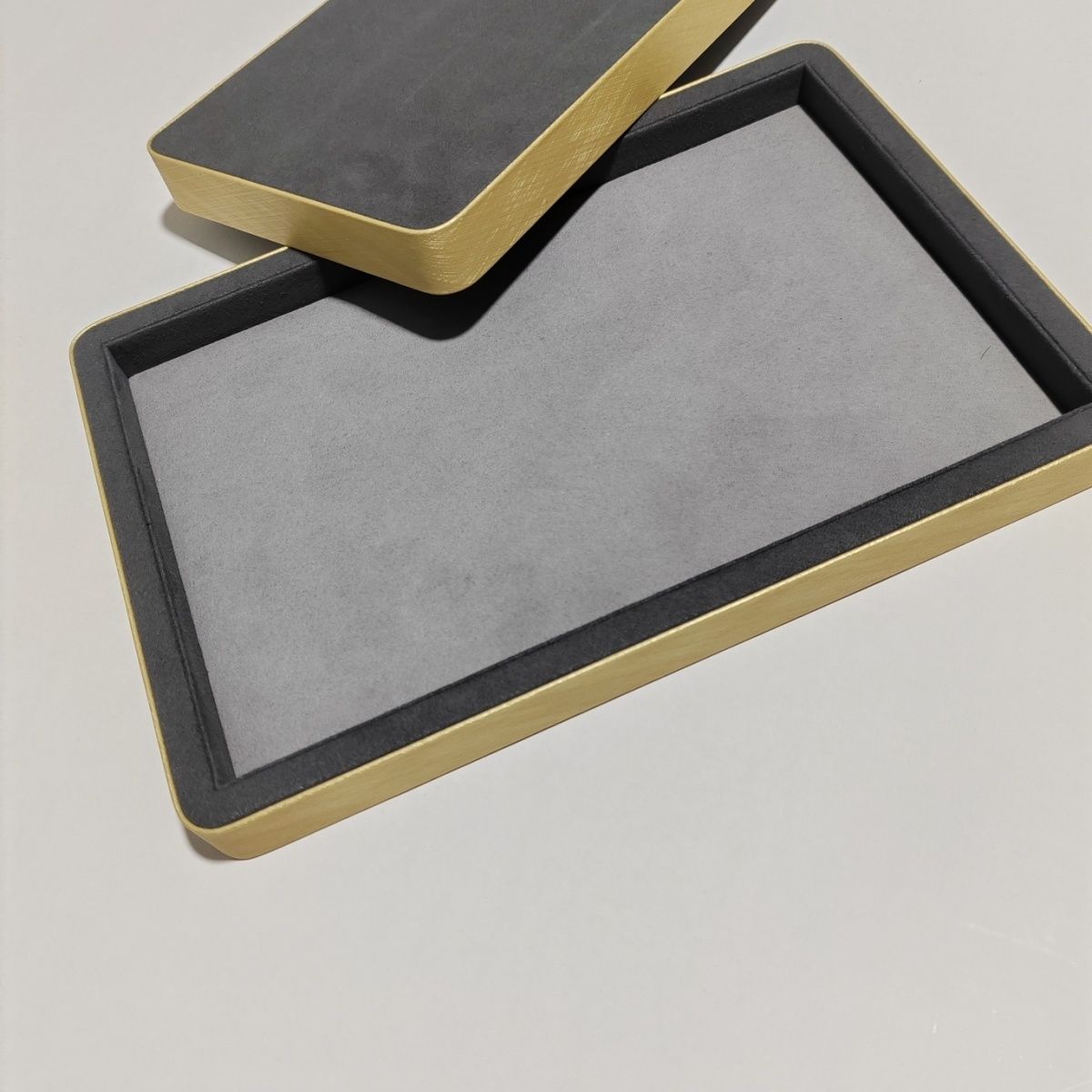 Gray Suede Leather Jewelry Dis - Luxury Watch Photo recension och pris